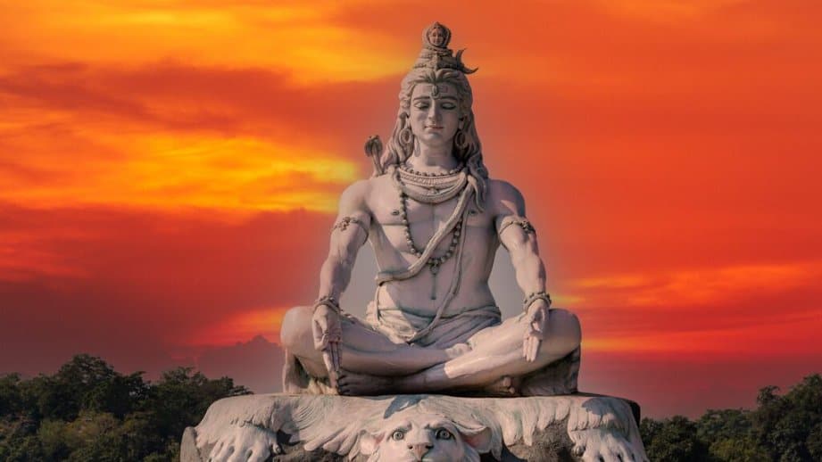 hindu god meditating statue