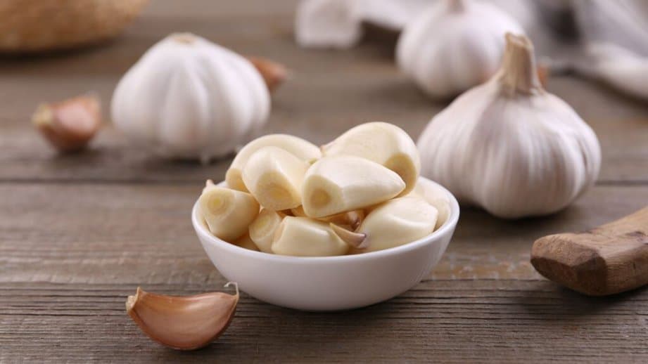 small bowl of garlic cloves