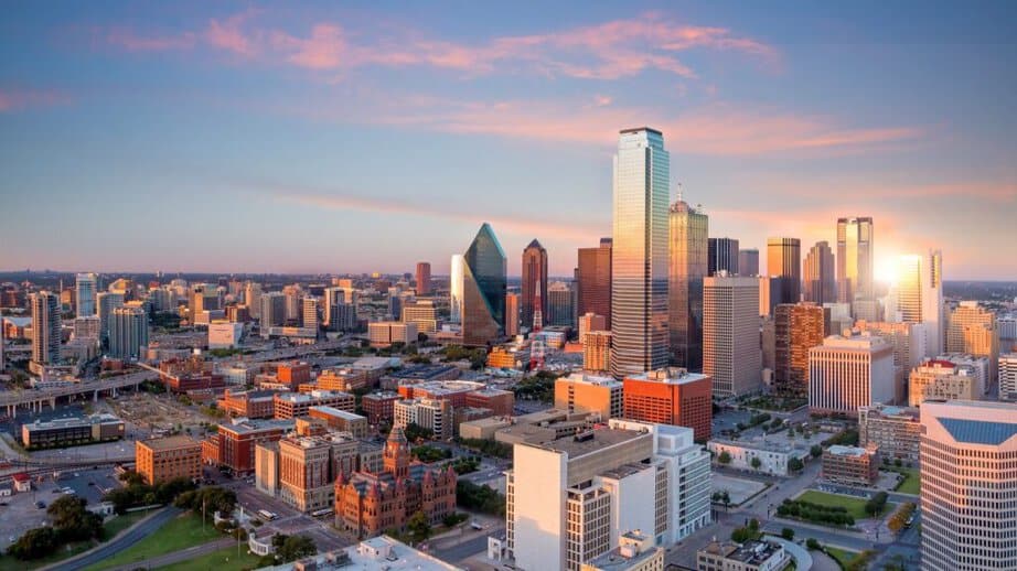 dallas texas skyline at sunset in the fall